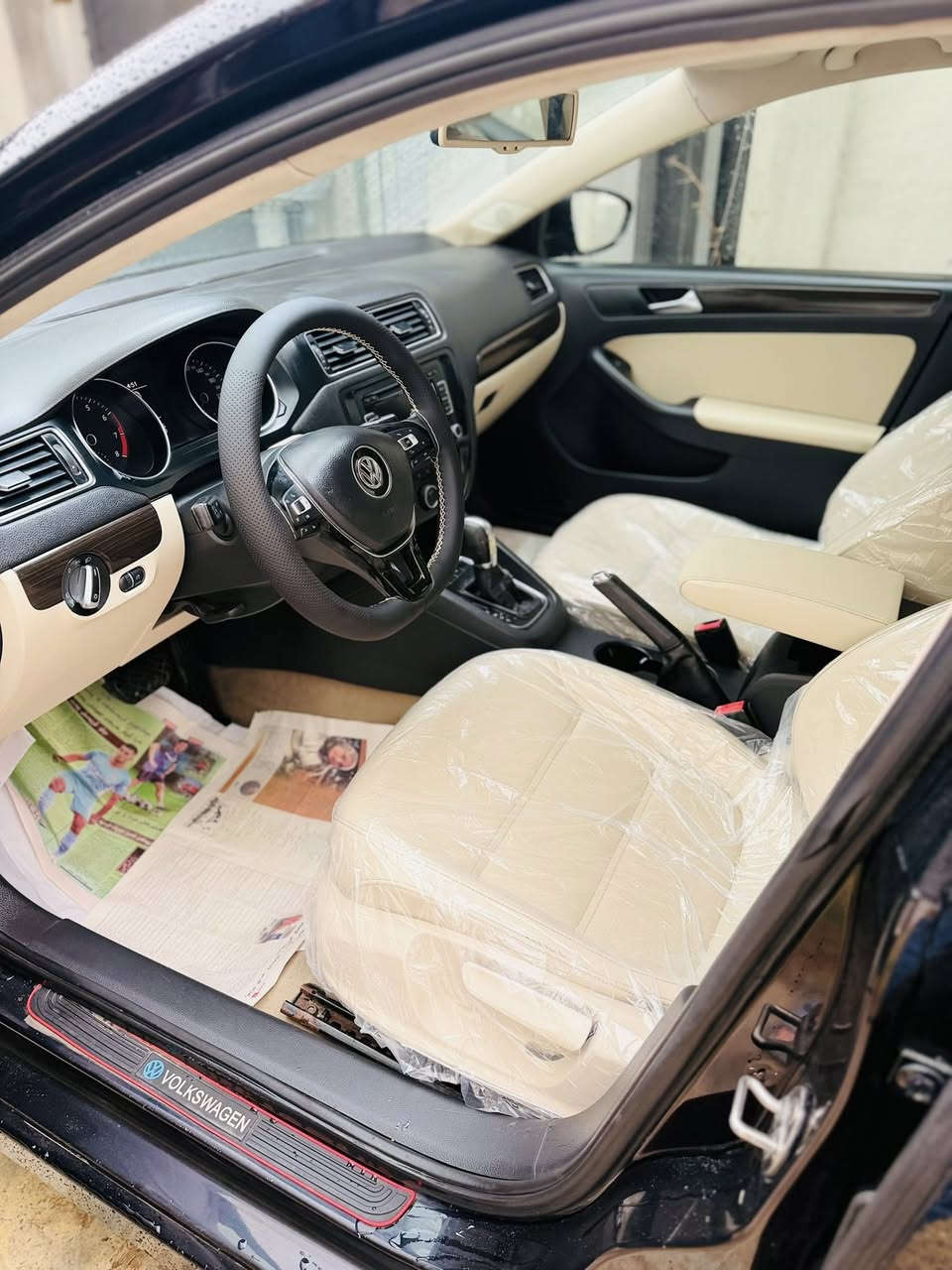 جيتا ٢٠١٦ خليجي ٥ بستؤن
٥ بستون محرك ٢.٥ 
فول مواصفات

صلايد
كشنات جلد
داخلي اصفر بيلادي
شاشة و كاميرا
حساس خلفي و امامي
لايت ليد

رقم و سنوي جديد
ماشية ١١٧ 

جاملغ وراء طرف سكن صبخ خلل مصنعى بدون دواخل بدون ارباك بدون معجون
٢ مكان شوية تعديل بارد

مكان اربيل
***********
