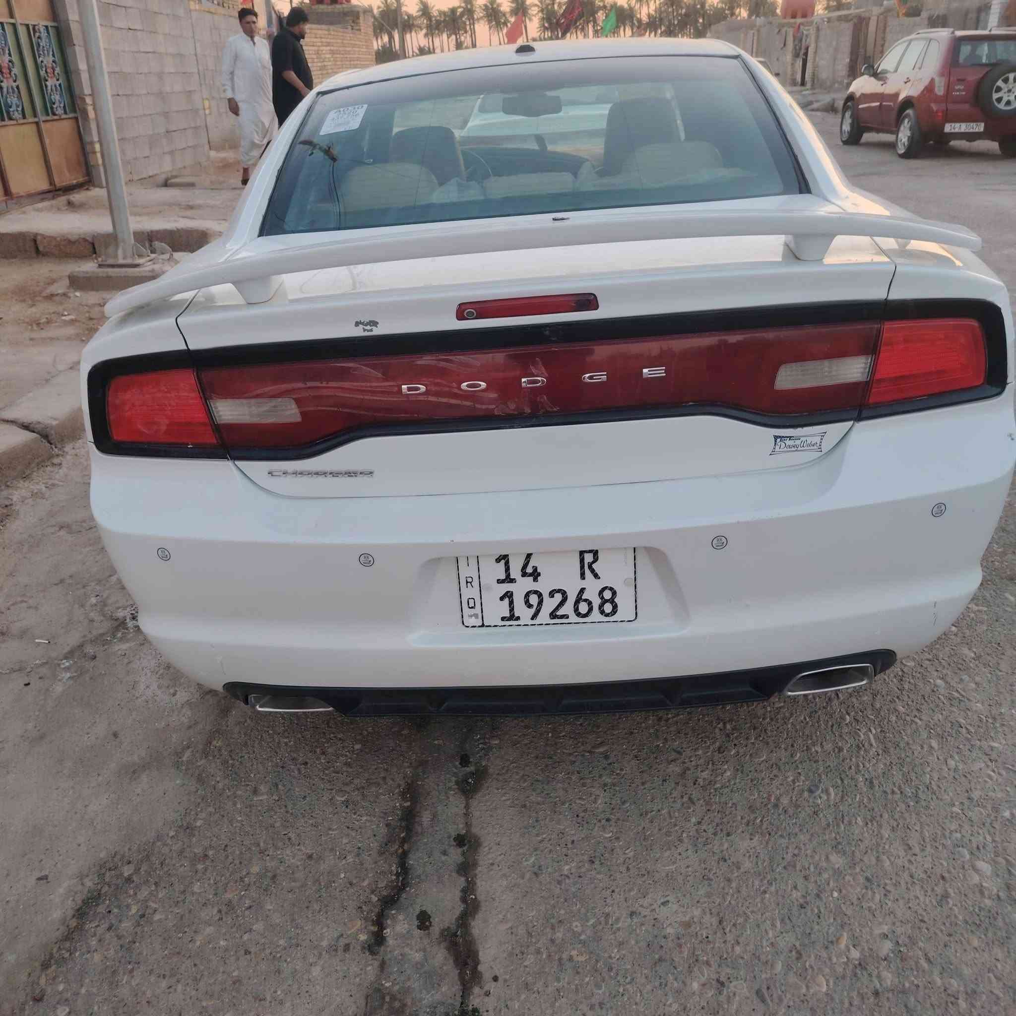 سلام عليكم من رخصت الادمن جارجر موديل ١٣ فول واحد ع واحد مكينه ٣٦٠٠ رقم بصره انكليزي تحريل مباشر سياره جاهزه من كلشي تخم تاير تبريد ثلج حداده اكسل مواصفات فول بدون حادثها جاملغ ليمن امامي بدون دواخل بيها رشات صبغ أثر تقشير بدون معجون مكان ميسان العماره سعر ١٣٥بيها مجال حك لجيه رقمي اتصال واساب ***********

