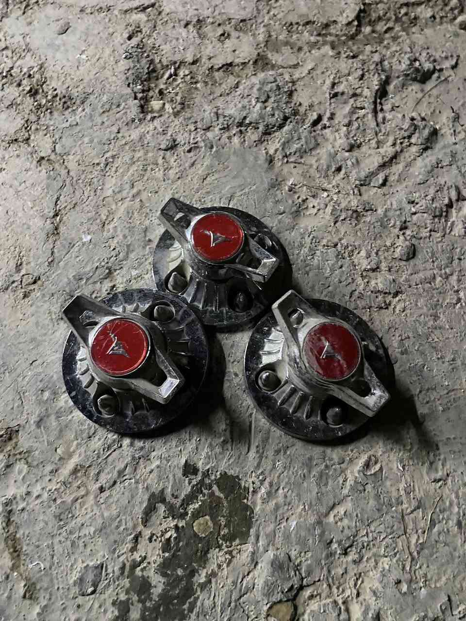 سلام عليكم غراض تكتك للبيع جدد  
امرايه عضد 
تجوه راس 
مطفايه نار 
كبات ويل 
دركه 
خشبه مسجل 
كاعيات كامله اي نقص مابيهن 
الاستفسار مراسله او الاتصال ع رقم ***********
