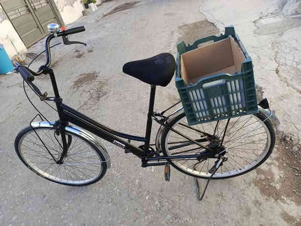 السلام عليكم اخواني الكرام دراجة للبيع فقط حجم 26 نضافة 95% تايرات جدد جاملغات جدد بريكات امامي وخلفي البايسكل نضيف ما تصرف علية اي شي السعر 65 وبي مجال قليل حك الجية للتواصل الاتصال على الرقم *********** العنوان (ديالى المقدادية الزهيرات)
