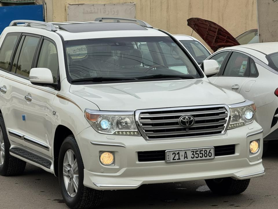 السلام عليكم VXR 5700 موديل 2013 جديدة على وضع الزيرو ماشية 160 الف
فتحة سقف
كشنات كهرباء وخزن ميموري
كشنات تبريد
صندوك كهرباء
5 بصمات
5 كامرات
حساسات امامي خلفي
شاشة كبيرة
ستيرن كهرباء خزن ميموري
تشغيل عن بعد
محرك 8 سلندر 5700 بشرط وكالة
جكات 
دشبول لكزز
داخل بيجي
ثلاجة
نظام صوت Boos
رادار امامي تحديد مسار
 قيادة ذاتية
داير ايرباك حتى الكشنات
لايتات عالي ناصي زنون 
تبريد منفصل 4 قطع 
شاشة تبريد تحكم خلفي كامل 
كشن خلفي كهرباء
السيارة مكفولة وجديدة عدا تكحيل بسيط بالجاملغ ممبين ابداً
اخوان هاي السيارة تختلف عن العادية وابو المصلحة يعرف شنو قيمتها 
السيارة معروضة 42 وبيها مجال بسيط 
مكاني بغداد البنوك
***********
