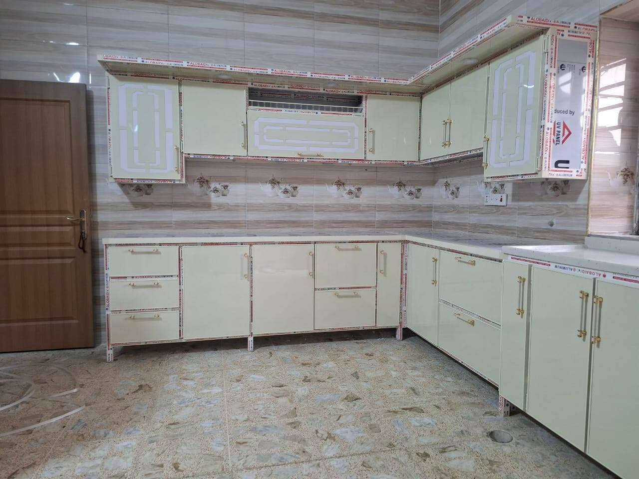 السلام وعليكم معمل الرحمة الالمنيوم بيع وشراء الكاونترات ب انسب الاسعار يوجد لدينا   كاونترات حمله مفرد ***********💜
