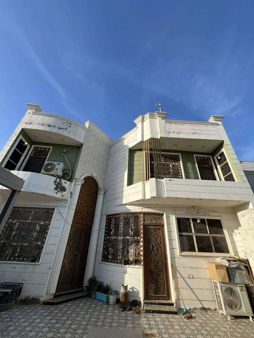 دار سكن للبيع طابقين مسلح
بناء حديث طابو صرف
ديوانية أم الخيل الثالثة
قرب شارع 20 الرئيسي 
الأرضي
غرفه وصاله ومطبخ واستقبال وصحيات
ومنور
طابق الثاني
غرفتين وصاله وصحيات
وأسطح ثنين
المساحة 110 M  ركن 
الواجهة 11  M النزال 10 M
ارض خضراء بالجانبين
                      مراجعة
 مكتب مهدي العتابي للعقار ديوانية الجزائر مقابل فندق برج الامراء
للاستفسار  *********** مهدي العتابي 
            *********** حيدر الفتلاوي
            ***********
