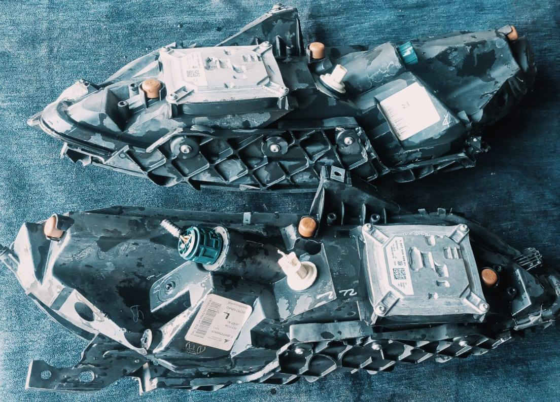 السلام عليكم ورحمه الله وبركاته 
مازدات جيب بزون تفصيخ اصلي كاملات هنه والمحاولات جيب وشد من موديل 2014 إلى موديل 2020 السعر 160 الف رقم الموبايل *********** بي واتساب
