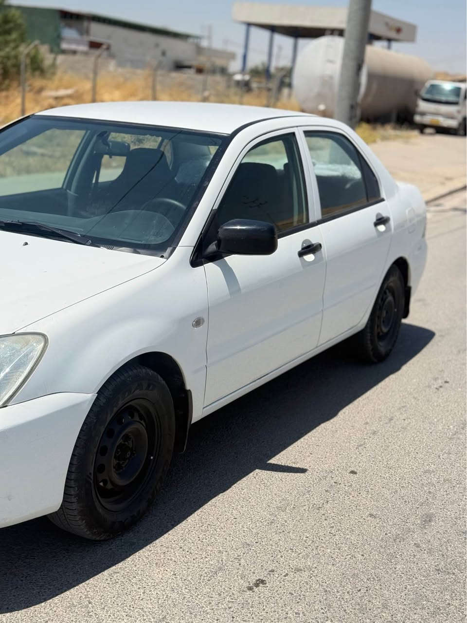 لانسه ر ٢٠١٠ سپى به فرى سه نه وى نوى تا ٢٠٢٧ مانگى ١٠ 
چركه ى تيانيه هيچى نيه يه كپه له بوياغى به درگايه كيه وه هه يه بى قه پو قوپ بى كال بونه وه نمونه يه گير توماتيكه هه موو شتيكى به شه رت ئه فروشم 
سعرى ٧٩ مه جاليكى كه م 
*********** كويسينجاك, أربيل
