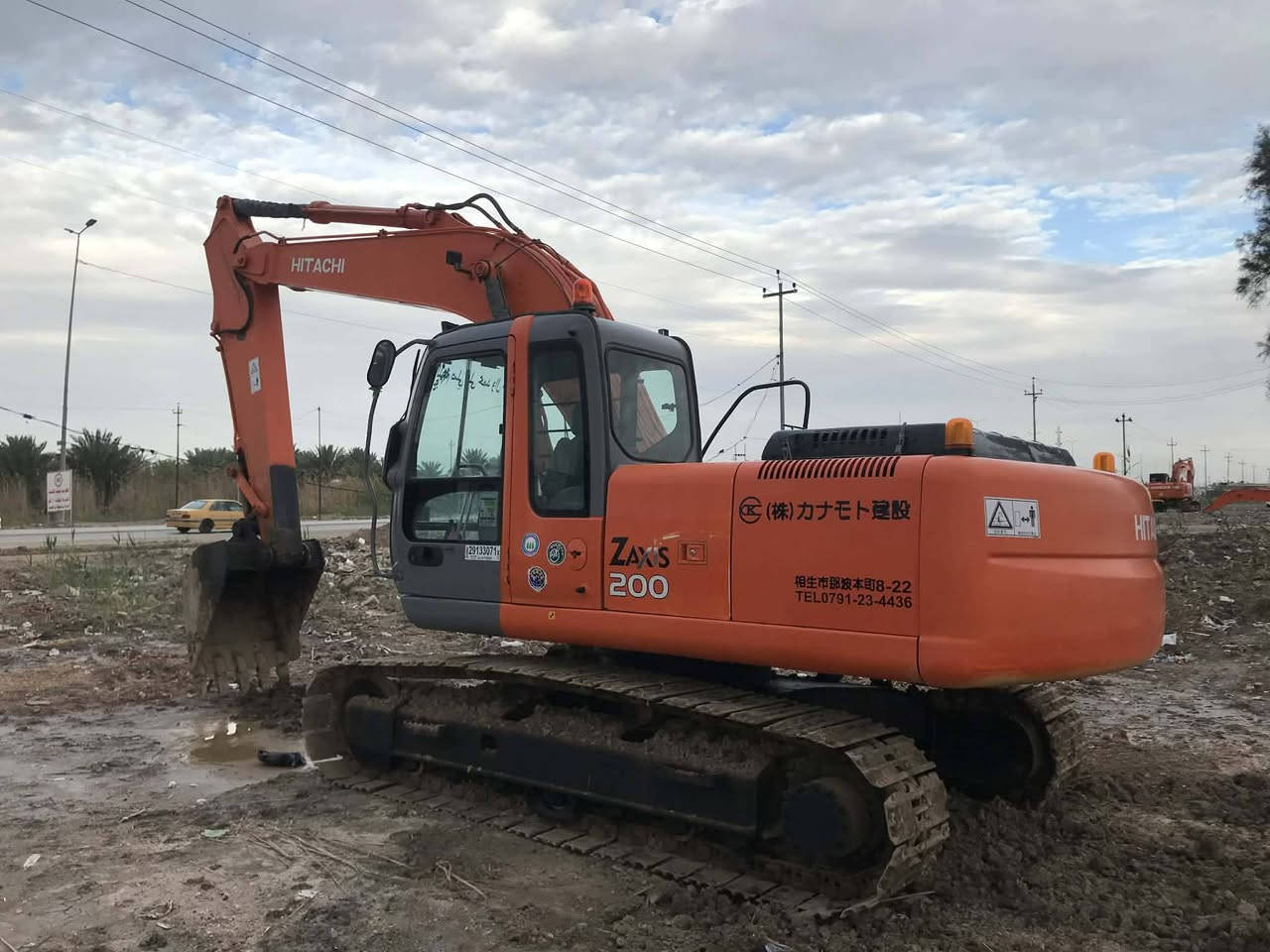 السلام عليكم للبيع حفارة هيتاشي زت موديل 2004 رقم ألماني حداديه نضيفه كهربايات كلها شغالة حفارة جاهزه للعمل الاستفسار الاتصال على الرقم ***********  ***********
