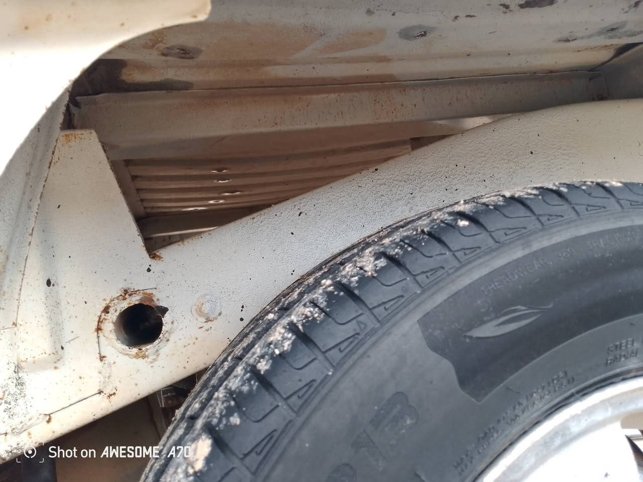 السلام عليكم هيفا 2007 محرك جديد گير صدر تايرات 
گشر نظيف مابي خياس كهربائيات شغاله  منفيس اصلي كامل  سيارة  بلاديه 
السعر 20$ وبيهه مجال
للاستفسار اتصل  ‏‪***********‬‏
