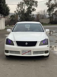 كراون • ٢٠٠٥ • جلد وهيتر وكاميرا