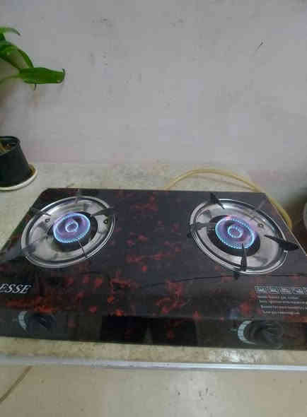 يوجد  طباخ  للبيع  سعر  ٦٠  الف  هاذ  رقمي  ***********
