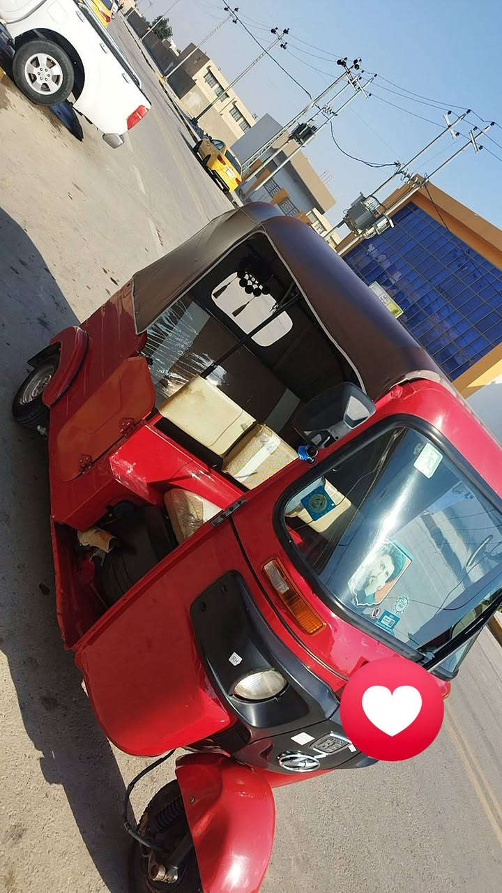 السلام عليكم تكتك للبيع موديل 18 رقم سنويه باسمي تحويل ثاني يوم تيك تيك مقفوله كفاله عامه مصبوغه عام جماليه فقط عنواني كوت شهداء قرب مدرسه الاطلال***********وبل الخدمه
