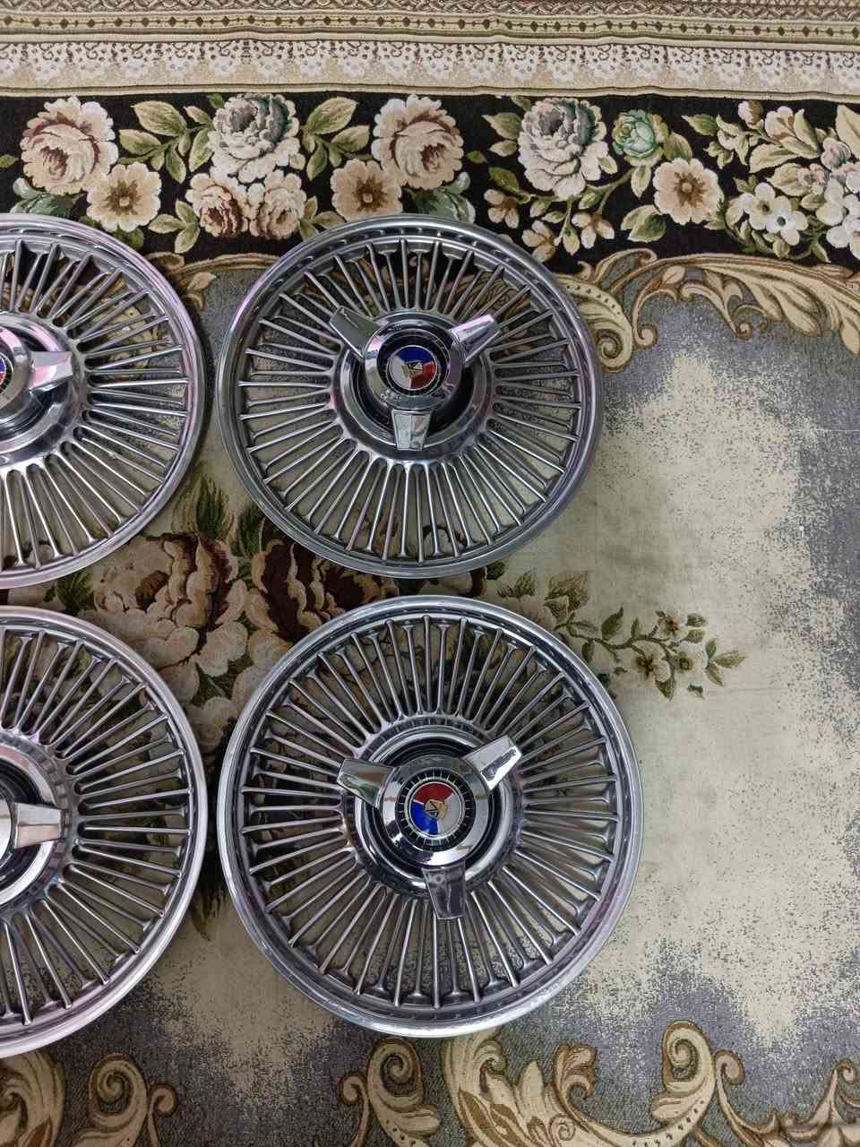 جمعه مباركه ☘️ 

للبيع كبات كلكسي اصلي حجم 14 

نضيف 100/90   ب 700 الف 

مكاني بغداد البلديات شارع 30 ⛽ 

*********** ☎️
