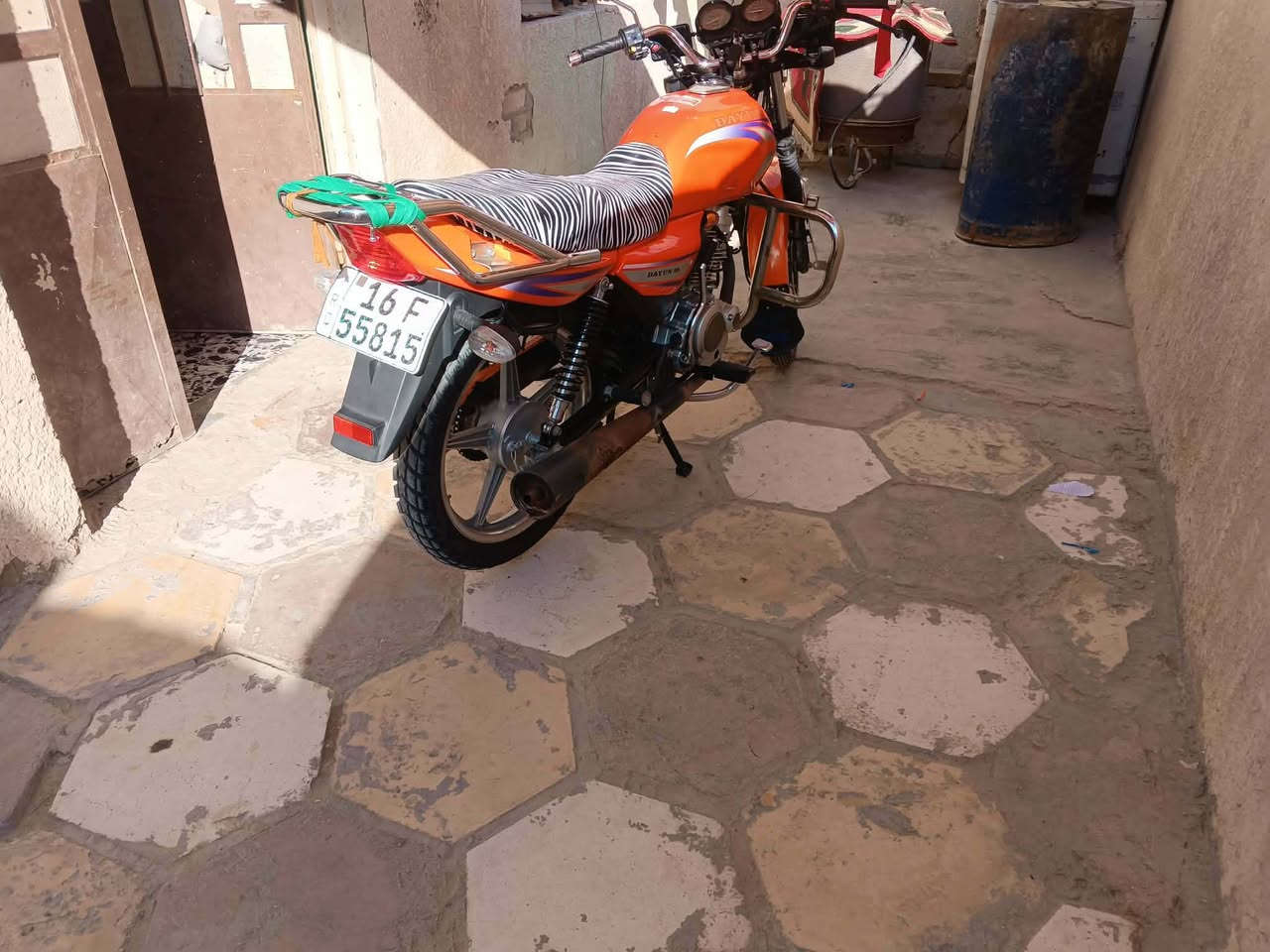 السلام عليكم. عيني دايون عضم موديل ٢٣. رقم نكليزي. مكاني ديوانيه عفك هاذه رقمي ‭٠٧٨٧ ٠٨٢ ٧٦٣٢‬ 
مامتواجد خاص.
