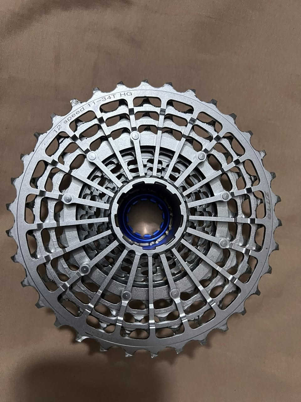 السلام عليكم
١- عقرب وبداله شيمانو ديور سعر 20 الف.
٢- صينية جبلي كاملة 20 الف
٣- دشلي 12 speed  الف 15
٤- دشلي 11 speed جبلي 15 الف
٥- بوري سرج كاربون قياس 31.6 /١٥ الف(جديد)

مستعملات شي بسيط كلش ونظيفات نظافتهن 100%

بغداد حي تونس
وموجود توصيل
***********
