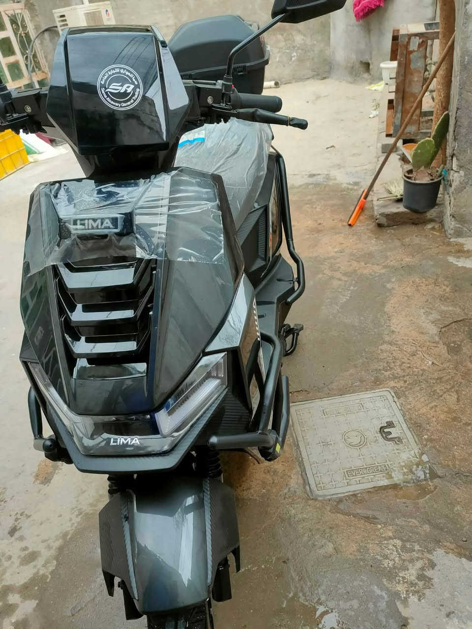 دراجه شحن نوع ليما العاصفه مستعمل اقل الشهر ماشيه ٣٧٠ كيلوو فقط زيرووو ضمانها ٦ اشهر ع البطاريات من الشركه وسنتين ع الملف 2000-2500 مكفوله من كلشي افحص وين متريد الشحنه الوحده تمشي ٨٠-٨٥ كيلو فعلي سبب البيع الدراجه جبيره أخذ اصغر شويه الي يكسر بالسعر ليعلق رجاءً جماعة السعر خلي تعليق أدخلك خاص تريد تتصل أجاوبك بالتعليقات أجاوب خاص أجاوب واتس اب موجود 
***********
