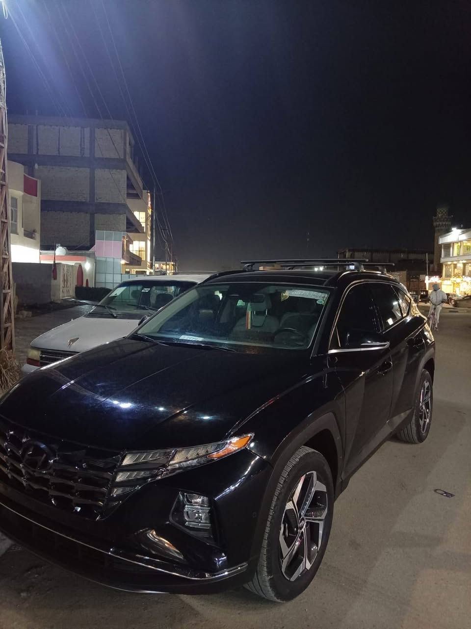 توسان ٢٣ فول مواصفات شتريد بيها موجود بدون رقم حادثها كلش بسيط باب السائق تعديل ع بارد
أستفسار *********** مكان الصويره
