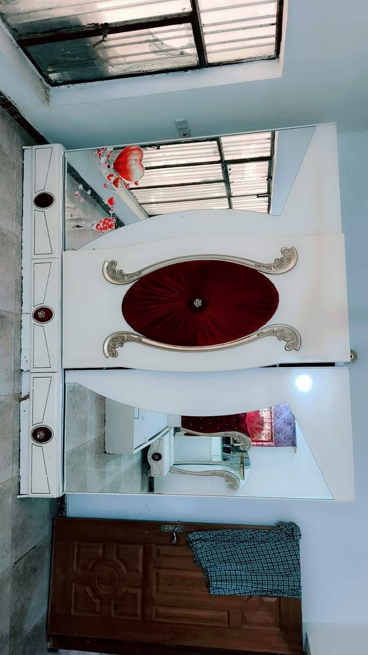 سلام عليكم شباب غرفت اخشاب تركي سعر 450تصال ع رقم فقط مكلف بل نشر 
***********
