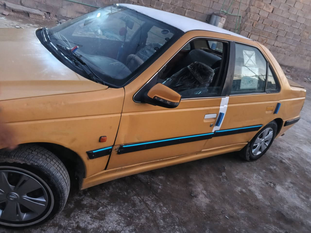 السلام عليكم بيجو بارس سياره 2011 كلش حلوه بس راعيهه ما اندله بل شاميه ابيع هيج السعر 15 وبيهه مجال ترهم مراوس سياره مكفوله عشائر وسرقه رقم الهاتف ***********
