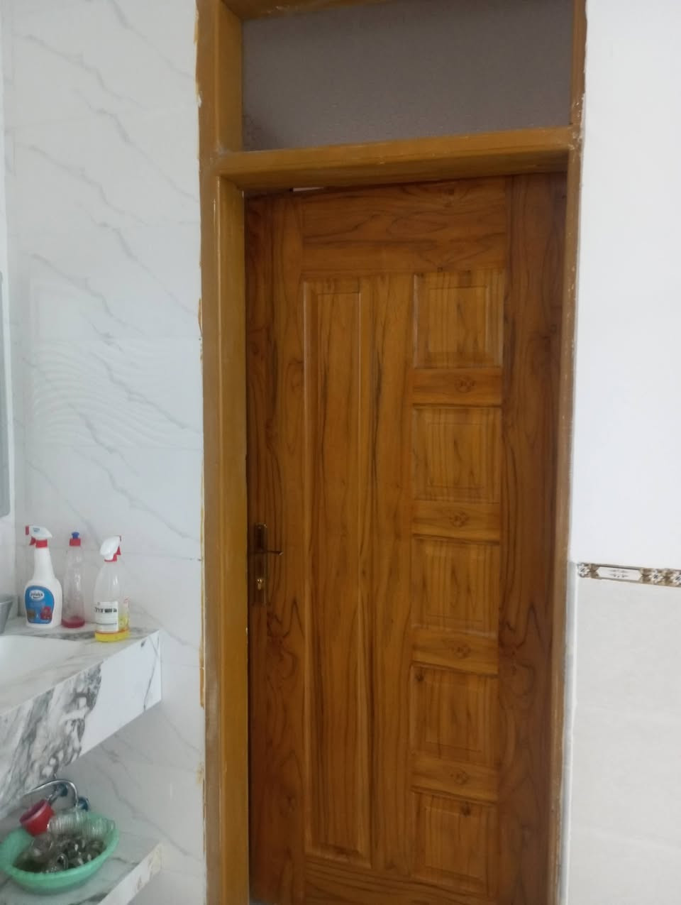 السلام عليكم
اربعه باب خشب تزكان للبيع
مكان بابل 
رقم الهاتف ***********
