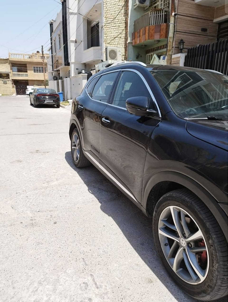 السلام عليكم سيارة MG HS موديل 2021 محرك Turbo 2000 صورها موجودة مع صور الحادث سعرها 105وبيها مجال رقم بغداد للاستفسار الاتصال على الرقم *********** أو *********** واتساب السيارة مصبوغة حزام ماعدة الصندوق الجاملغ الخلفي صدر جديد
