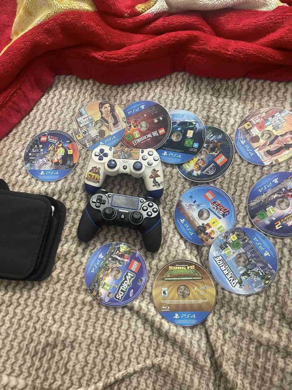 شلع اب 169 الف قفل قفل قفل اقره تفاصيله
ابلي فور اسلم اونلاين وياه 3 يدات وكيبل نت ابطول 20 متر
لوك ستيكر ما مفتوح ولا مصلح ملاحضه مرات يطلع صوت منه كلش خفيف من تخلي القرص بس ممأثر ابد وياه 11 قرص مشخطات كلهم عنوان بغداد بسمايه ***********
