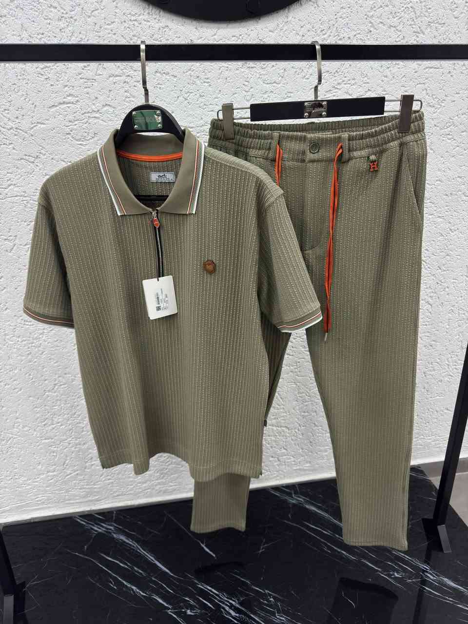 🔥 تراك سوت جديد وصل 🔥
يا الله على الأناقة والراحة 😍
تراك سوت  بخامة قطن أصلي أوريجنال 🧵
ناعم، مريح، وشكله كلش حلو على اللبس 👌

✔️ خامة قطن ممتازة
✔️ تصميم عصري ورياضي
✔️ مناسب للطلعات والرياضة

لا يفوتكم… الكمية محدودة ⏳
تعالوا وخذوا الأجمل لبداية الموسم 🔥


**إذا كنت صاحب هذا الإعلان وتريد حذفه لأي سبب، رجاءا أرسل رسالة إلى الدعم الفني**