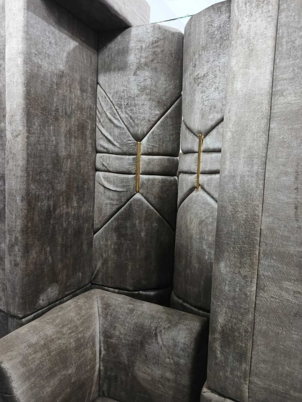 السلام عليكم تم باعون الله وصول حاوية بالة جديد اظخم انواع الاثاث الاصلي مناشى اصلية اوربية العنوان شارع ٣٠قبل نهاية شارع با ماىتان متر على اليد اليسرى مجاور قصي ابو الدجاج ***********مجمع الاخوين
