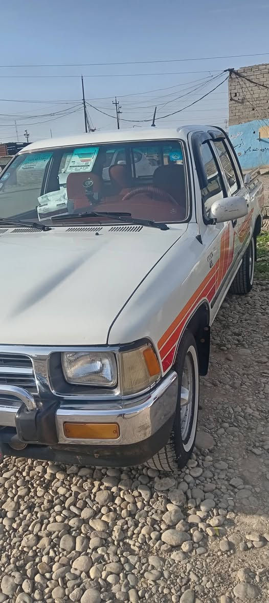 للبيع بيكم تيوتا ياباني اصلي وضع شركة موديل بي شبرين صبغ جي ال موديل 1993 اتصل على ***********
