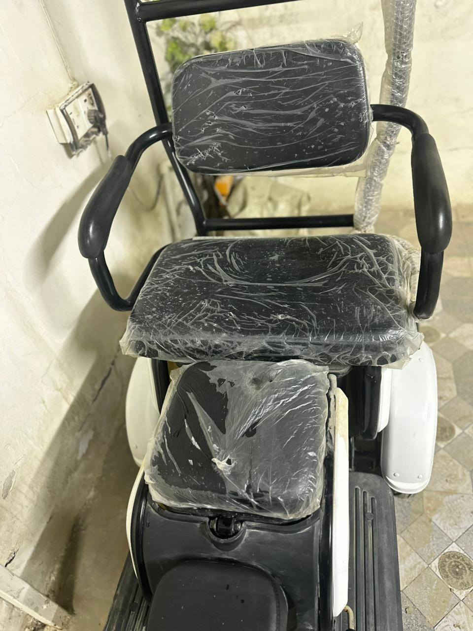 السلام عليكم دراجة شحن للبيع الله شاهد مرتين مستخدمة وصاحبها يريد يبيعها مستعجل ع البيع وصاحبها مشتريها بمليون و800 ويريدها بمليون ونص وبيهة مجال للشراي مكان الديوانية 
الرقم /***********
