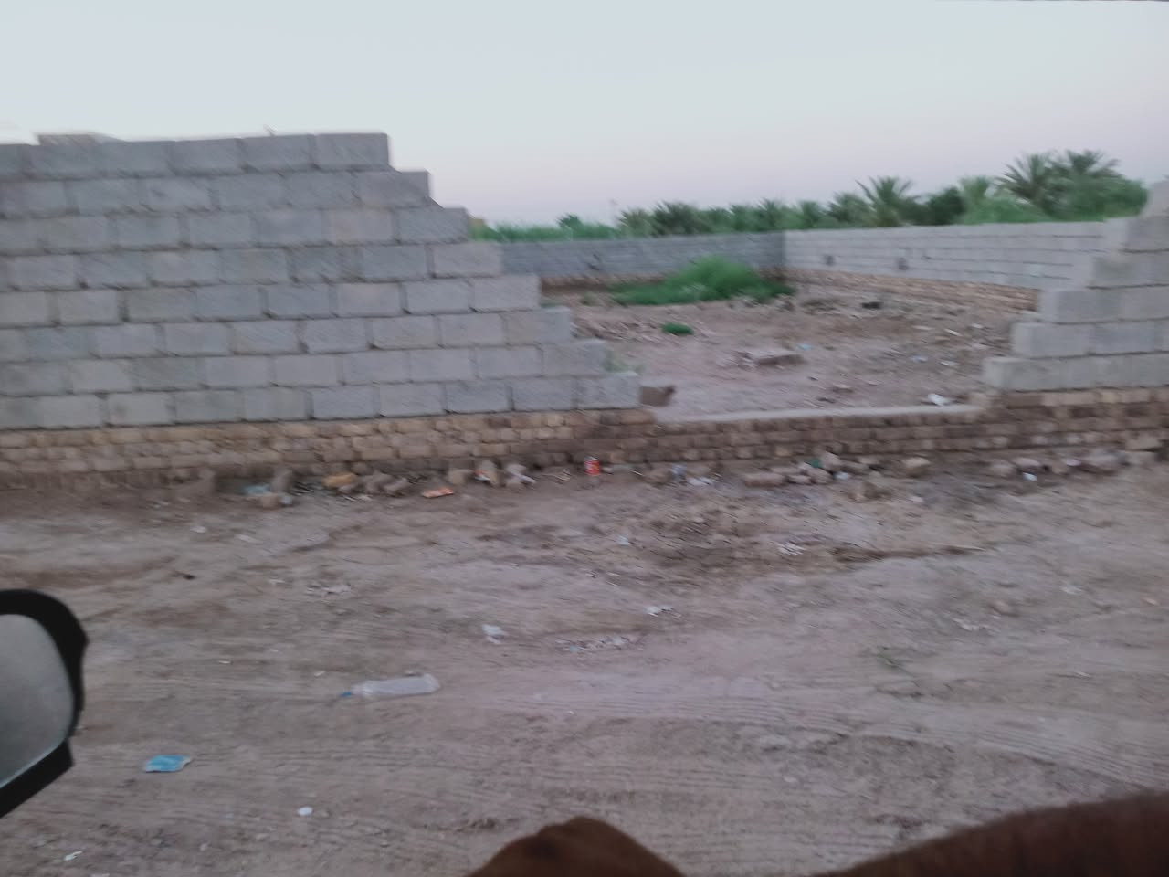 مكلف بل نشر قطعه للبيع ٢٧٥ متر واجه ١٢ونص ونزال ٢٢ونص طابو زراعي ركن عل شط مضيف ميثم المجاورمعن مسيجه وكامله ومدفونه تحول بس المشتري  ***********
