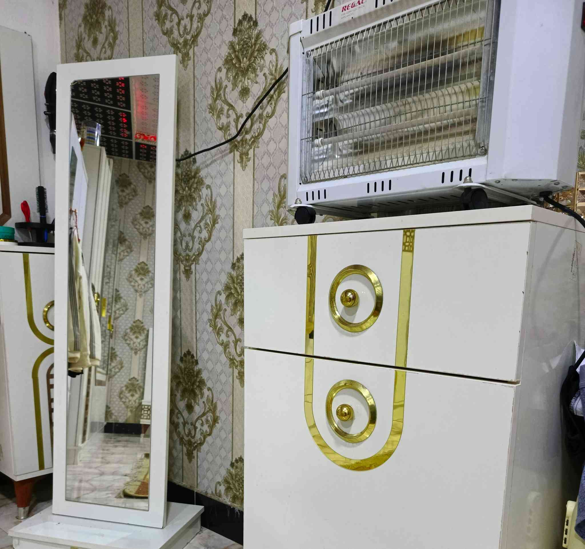 غرفه تركيه 8قطع ستعمال قليل بعدهه نضيفه ما بيهه اي خلل سعرهه750 مكانهه بصره ابو لخصيب للستفسار على رقم:***********
...
