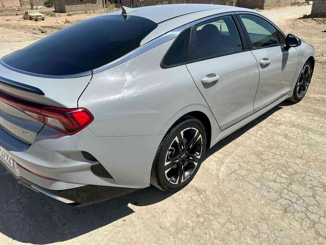 كي فايف جيتي لاين 24 فول مواصفات داخل احمر حادث خفيف بدون تبديل صبغ ربع البنيد وربع الجاملغ مرقم ذي قار سيارة جديدة وجاهزه من كلشي السعر 175 
***********
