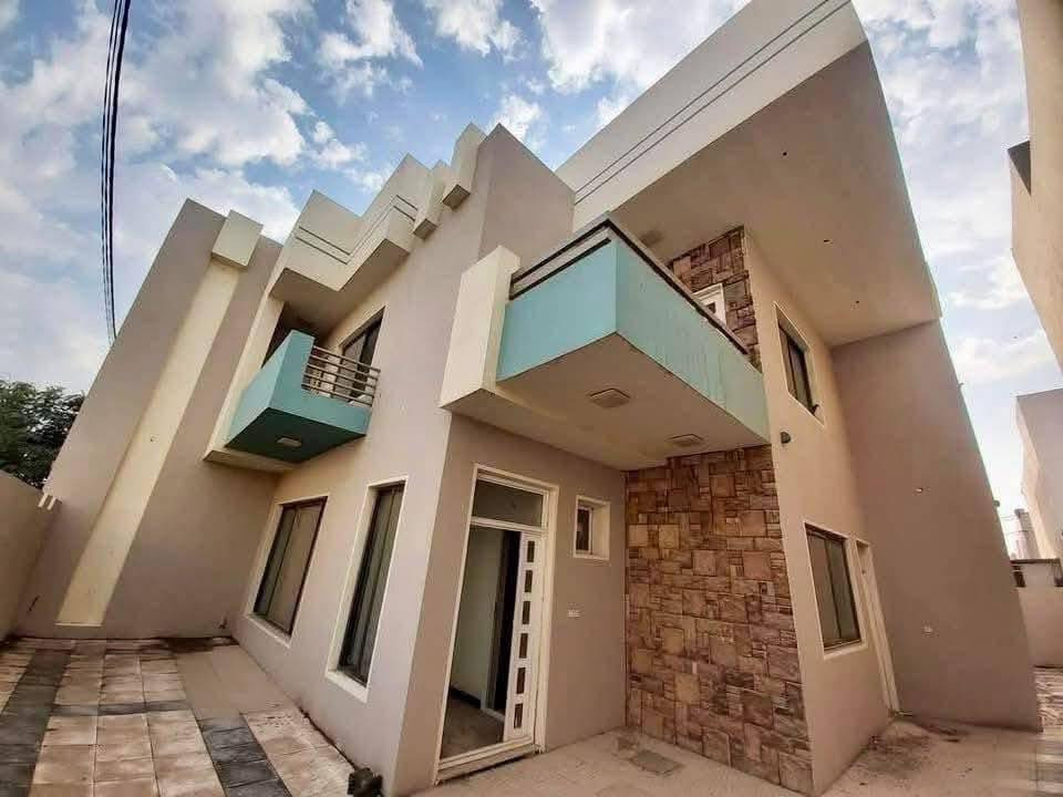 دارللبيع  في عماد سكر مطلوب للمصرف 50 مليون  مساحه 150 م وجه كوفه
يحتوي على 3 غرف نوم وصالتين وصحيات داخليه وخارجيه ومنور ومطبخ واستقبال وكراج سياره وحديقه 

__عنوان المكتب سلام جامعه السايدين قرب حسين قفطان مجاور الساحل للمرمر مكتب الشارقة 
 
نستقبل جميع العروض التجارية في كافه احياء النجف اداره مكتب الشارقة 

🟨للاستفسار الاتصال على الرقم التالي او مراسلة الصفحة 
 
***********

***********

📞
