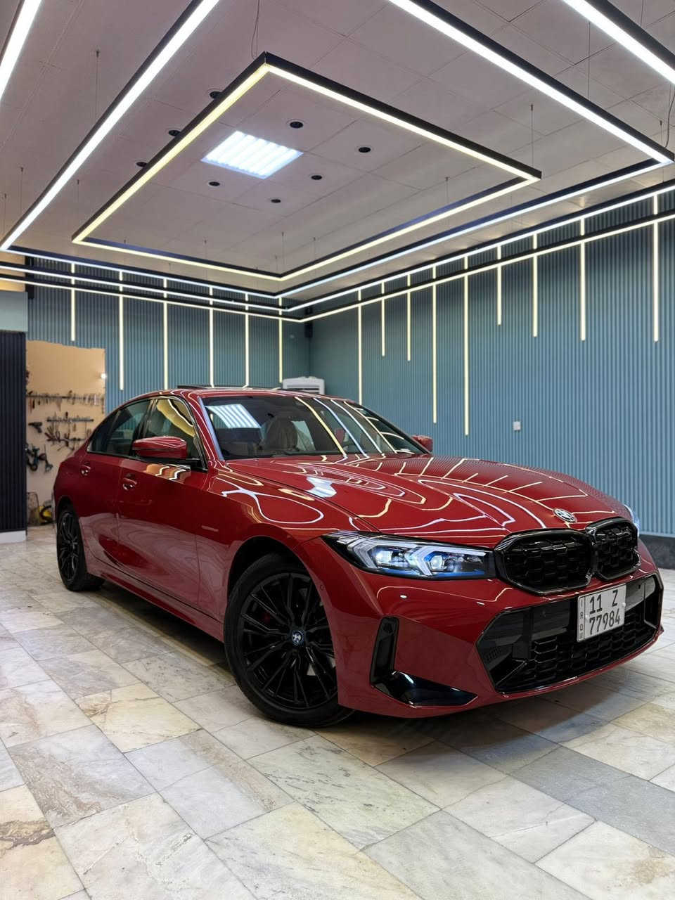 السلام عليكم
للبيع BMW 330e موديل 2024

فول أعلى فئة بالمواصفات اندفجول

محرك 2.0 توين باور تيربو 292 حصان والعزم 420 نيوتن
(أقوى من نسخة البانزين العاديه)

السياره تعمل بنظام (البانزين + هايبرد + كهرباء) اقتصادية جداً

وتكدر تختار بين الانظمة مع امكانية شحن السيارة بالكهرباء

ماشيه 6 الاف فقط

المواصفات خاصة 1/1

1.نظام الأوتو بارك (ركن السيارة بدون تدخل السائق) 

2.نظام البارك إسيست (امكانية ارجاع السيارة بالكراج تلقائي)

3.كامرات 360 درجة عدد 4 محيطيه 3D

4.فتحة سلايد روف

5.داتا شو Head Up Display (يعرض بالجامه الامامية)

6.نظام صوت Harman/Kardon Logic 7

7.شاشة كبيرة متصله 

8.فتح الصندوك بالقدم 

9.لايت ليزر اصلي داينمك

10.كشنات جلد لون جملي Camel + الكشنات كهرباء وخزن ميموري 

11.تدفئه بالمقود والكشنات

12.تصعيد وفتح الزجاج بالبصمه

13.حساسات امامي خلفي جانبي

14.اضاءة محيطية متغيرة الالوان

16.نظام تعتيم بالمري Auto Dim

17.شفتات بالمقود

18.شاحن تلفون وايرلس

19.نظام الترحيب عن الاقتراب من السيارة

20.ابل كار بلي وايرليس

21.رادار امامي

22.رادار النقطة العمياء

23.رادار الخروج عن المسار

ضررها جاملغ خلفي ونص الجاملغ الامامي
(جميع الايرباكات سليمه)

السعر 34,000 $
للبيع او مراوس حسب القناعه
مكان السيارة بغداد
للاستفسار ***********
