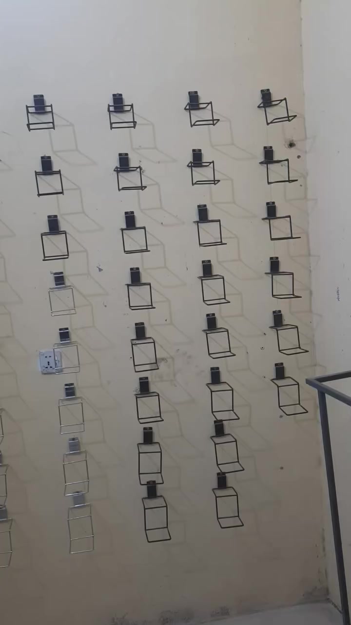 استانات احذية وملابس وتعلاكات ملابس للبيع قيم واخذ بما يرضي الله للاستفسار على الرقم ***********
