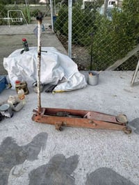 جك اصلي تمساح حجم جبير ب٣٠٠ وبي مجال مكانه بغداد م ٠٧٨٠٢٢٩٢٥٠٥