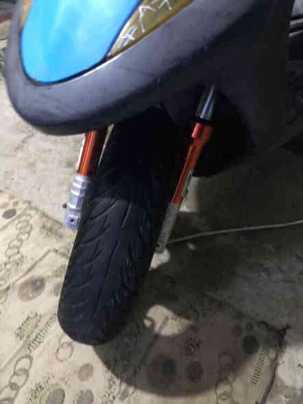 ماكس عدله للبيع
للتوضيح بس كلج امامي تعبان 
صدر امامي رياضي قزم
تايرات جلاتين
قبق فلاوين سمائي
سوادات كلها بيها املاح
مكينتها 55
كفرات كلهن ختم 
صالنصه اف ام
دراجه اوراقها كامله منفيس 
سعرها 600 وبيها مجال بسيط
 مكاني بغداد للتواصل واتساب ***********
