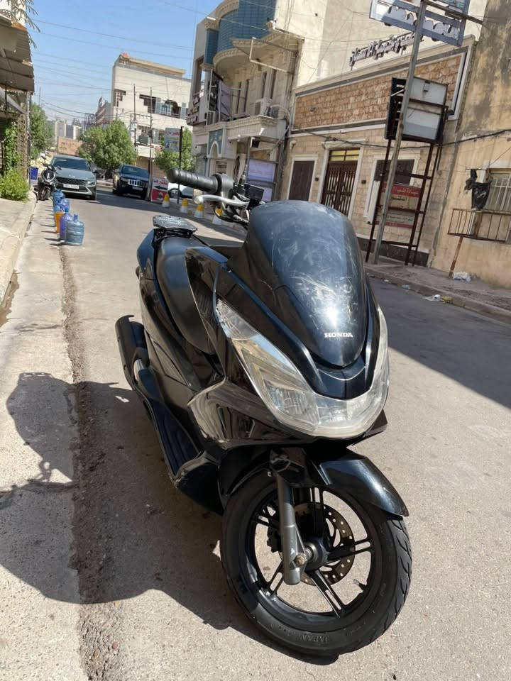 سلام عليكم بيسي اكس جيل ثاني ياباني درجه مكينه مكفوله برغي ممفتوح بيه درجه خيره من الله بس بيه ملاحضات بصيطه كه كفر وليسه مكينه مكان بغداد حريه رقم هاتف *********** مراوس  بجيل ثالث
