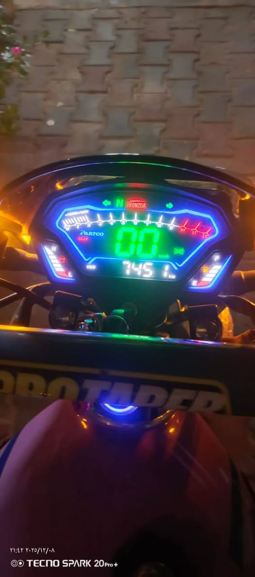 دراجه ايراني جديده وضع الشركه 5 كير محرك200 خير من الله الدراجه بصمتين *********** السعر  850 وبيه مجال للطيبن
