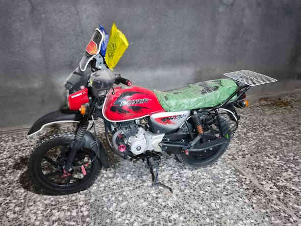 دراجه للبيع بوكسر موديل ٢٣ رقم و سنويه نكيلزي دراجه مضمومه الله شاهد بسعر ٢و٨٠٠وبيه مجال شي قليل حك جيه رقم ***********
