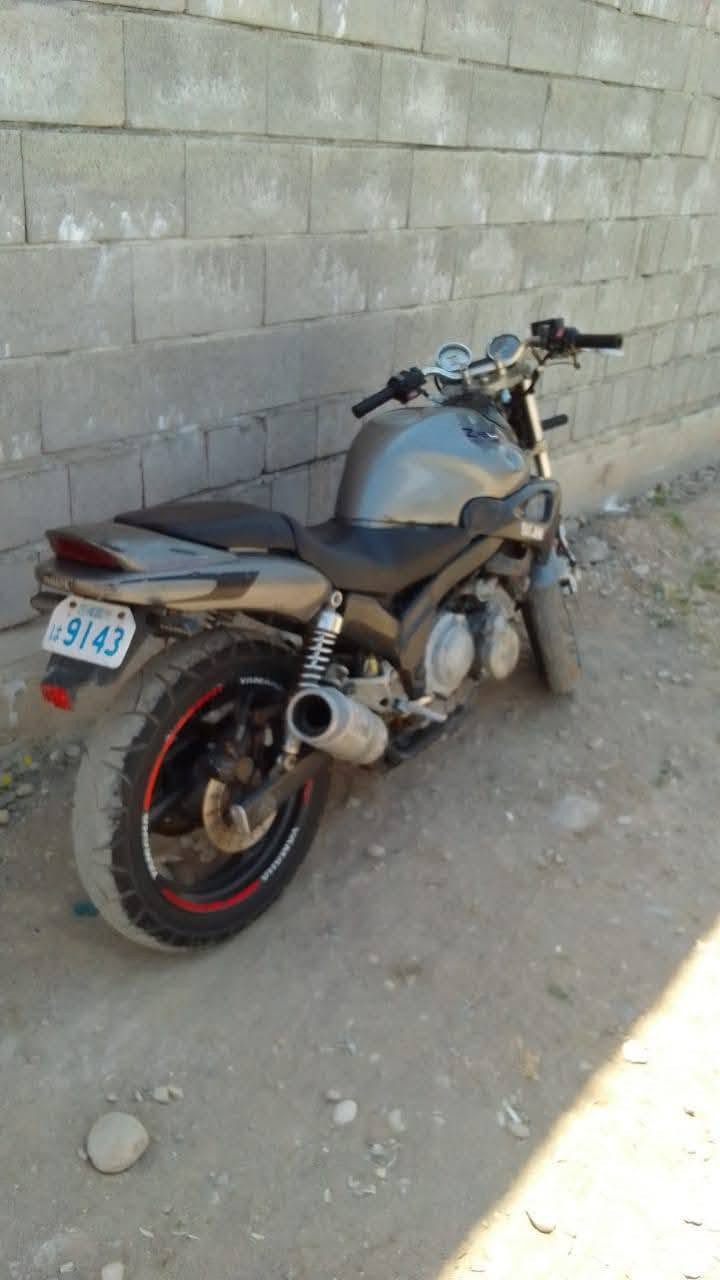 سلامو عليكم دراجه زيل ياماها معمر جديد مناقصها شي باتري بلكات كلو جديد لايت زينول واشاير كلو شغال مكينتها 250 مصارلها سبوع طالعه من التعمير يعني مكينتها ناعمه حيلل حلوو ونكرا سلف ومتوازي علا بيعتها رحمه لوالديكم المو شراي لايتعبني
سعرها 750
***********
