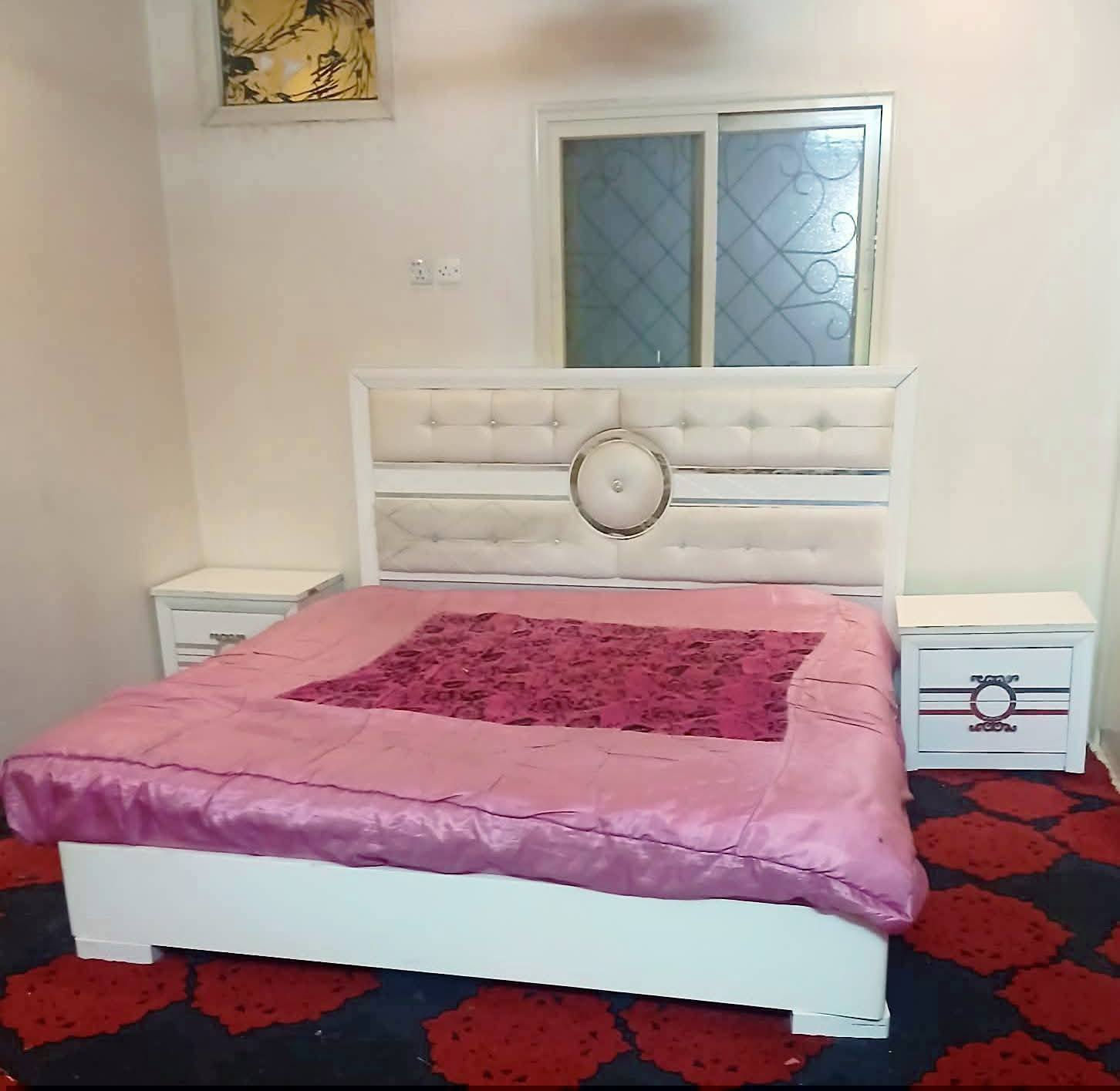 سلام عليكم غرفه نوم للبيع
سعر 125فقط وبلاش عل نضافتها اول متصل بل عافيه عليه***********وتسأب فقط غير متواجد عل فيس
