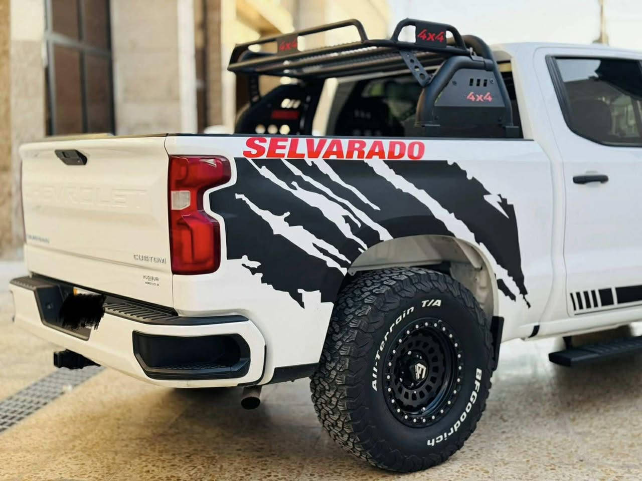 سلام عليكم شوفرليت سلفرادو موديل ٢٠٢٢ كوسم محرك اربعه سلندر باب طويل بدي قصير صور الحادث  بالمنشور رقم اربيل باسمي السياره جاهزه من كل شي مصروف عليها السياره مرفعه مكانها بغداد للتصال ***********
***********
مكلف بنشر الخاص مغلق بس على الهاتف
