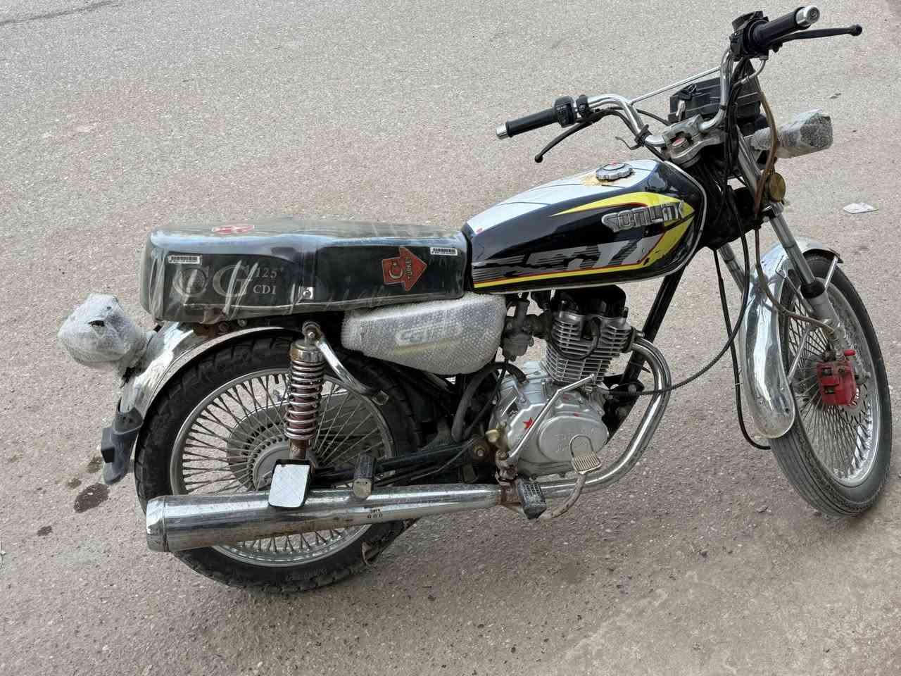 سلام عليكم دراجه تايكر سونك ٢٤
شلعه معدل دراجه خير من الله نقصه بس سيبايه 

مكان عزيزيه للستفسار 

السعر ٥٠٠ 
 
***********
