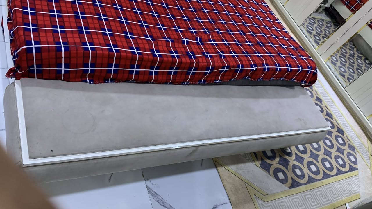 غرفه تركيا للبيع 10 قطع نضيفه تخبل بس بيه كسر بصيط بلباب ولغرفه متكامله السعر 700 العنوان البصره القبله  الاستفسار خاص رقم الهاتف ***********
