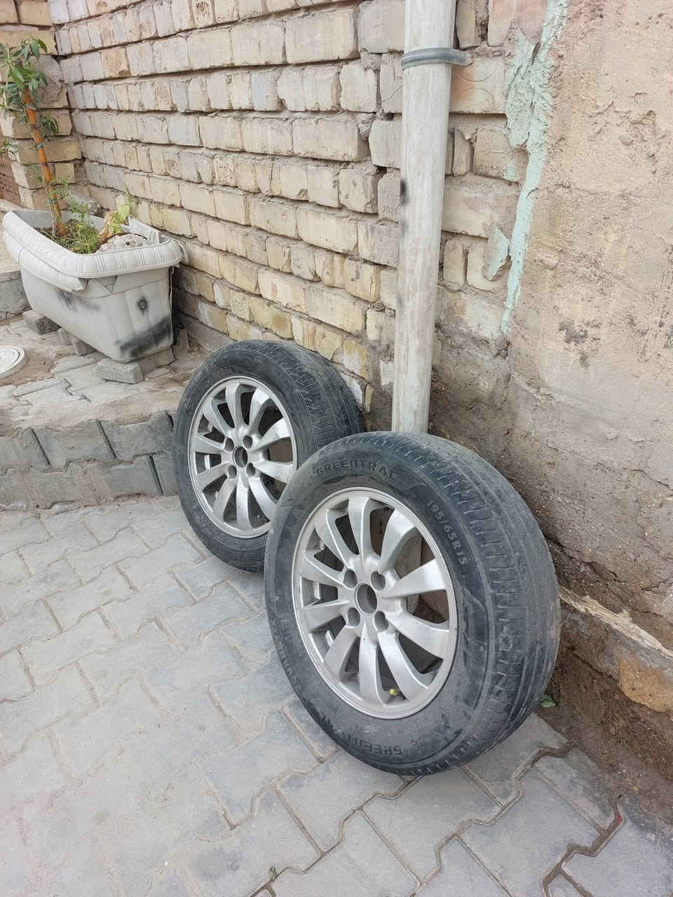 السلام عليكم  تخم تاير او ويل كب بي وايدي  السعر ١٢٥ ألف العنوان الشعب رقم***********
