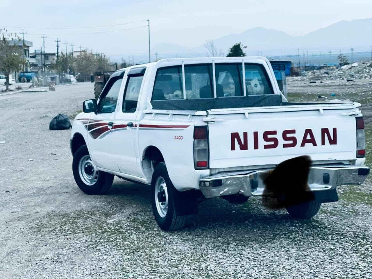 نيسان 2001
ته بريد پاوه رنيه
كامل جاهيز
گيرومه كينه به شه رت
ره قم سليماني
سه نه وي به سه رجوه
په له په له بوياخي هه يه
پيشي جوانه ناوي 
سه ياره كه تابلي جاهيزه مالي دوسته

سعري65معمله پاره ي علوجيكه
ژماره /***********
ناونيشان هه لبجه ي تازه حلبجة, السليمانية
