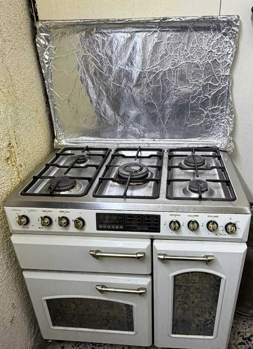 طباخ نضيف يشتغل كهرباء بي مايكرو وفرن غازي وفرن كهربائي اخذته ب550 اريده ب250


**إذا كنت صاحب هذا الإعلان وتريد حذفه لأي سبب، رجاءا أرسل رسالة إلى الدعم الفني**