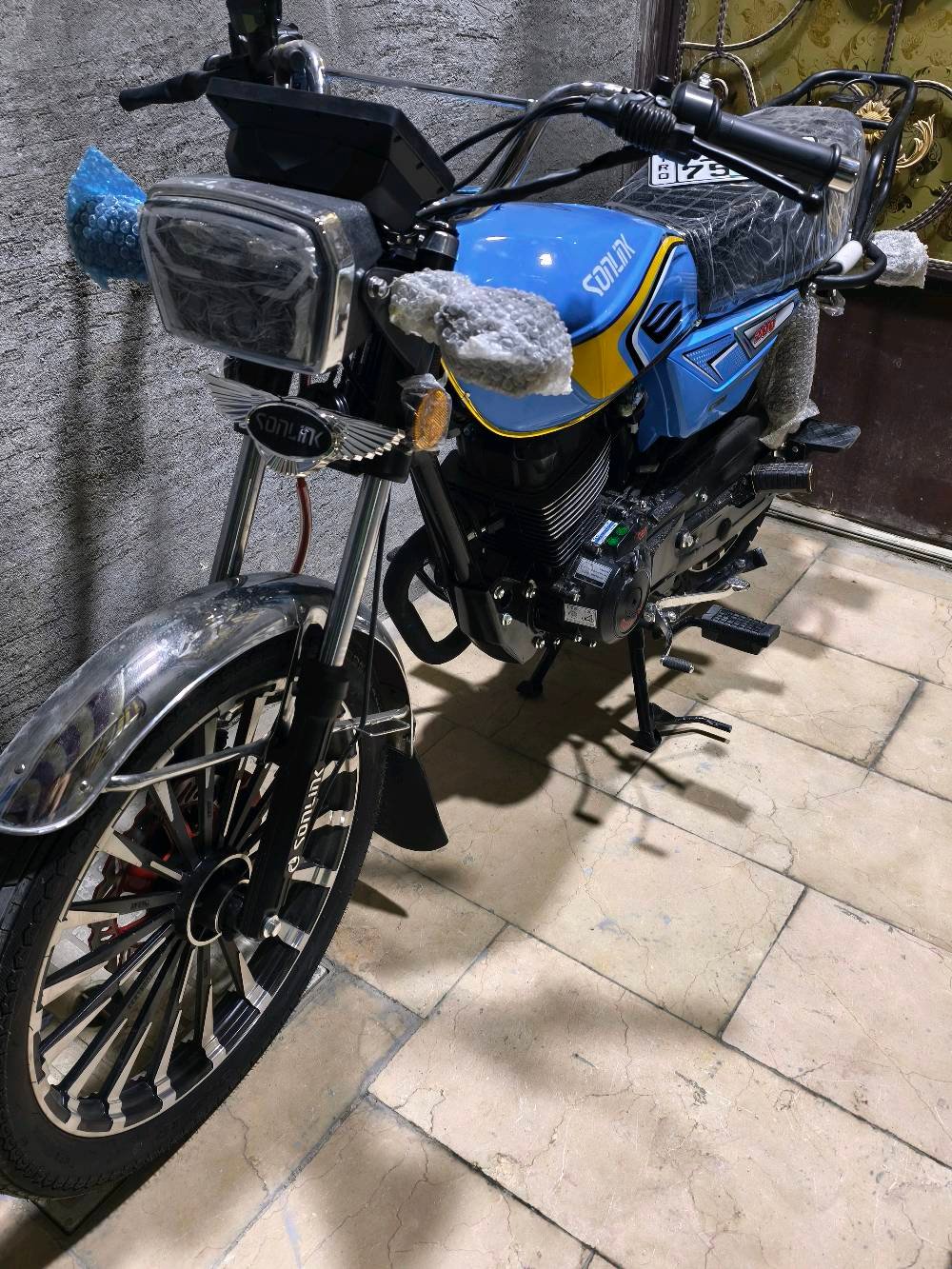 دراجه سونيك رقم بغداد انجليزي مكينه سي بي اف حجم 200 سي سي موديل 2025 العنوان بغداد الجديدة 