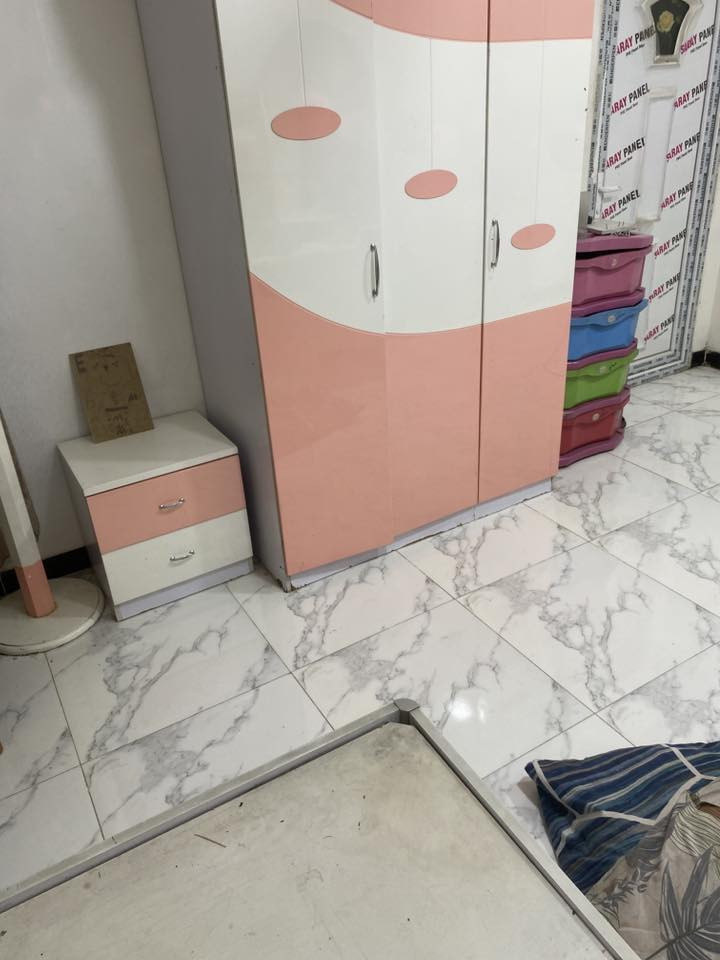 السلام عليكم 
غرفه نوم اطفال بناتيه للبيع بسعر مناسب 
خمس قطع


**إذا كنت صاحب هذا الإعلان وتريد حذفه لأي سبب، رجاءا أرسل رسالة إلى الدعم الفني**