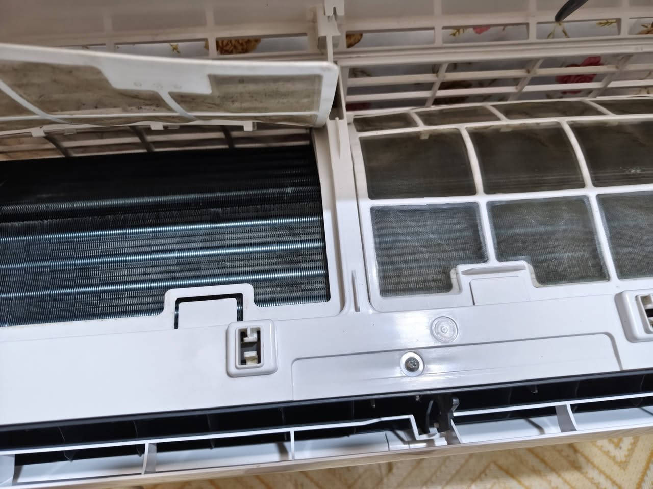 س
سبلت LG الأصلي 
طن ونص  اخو الجديد وهذا الموديل اخوان الي يأخذه ما خسران وجهاز بلادي شرط الفحص ***********
